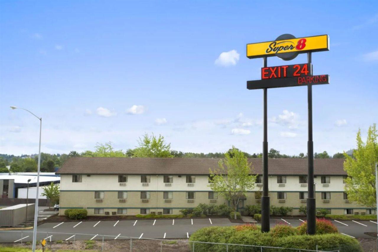 Super 8 By Wyndham Portland Airport Hotel Eksteriør billede