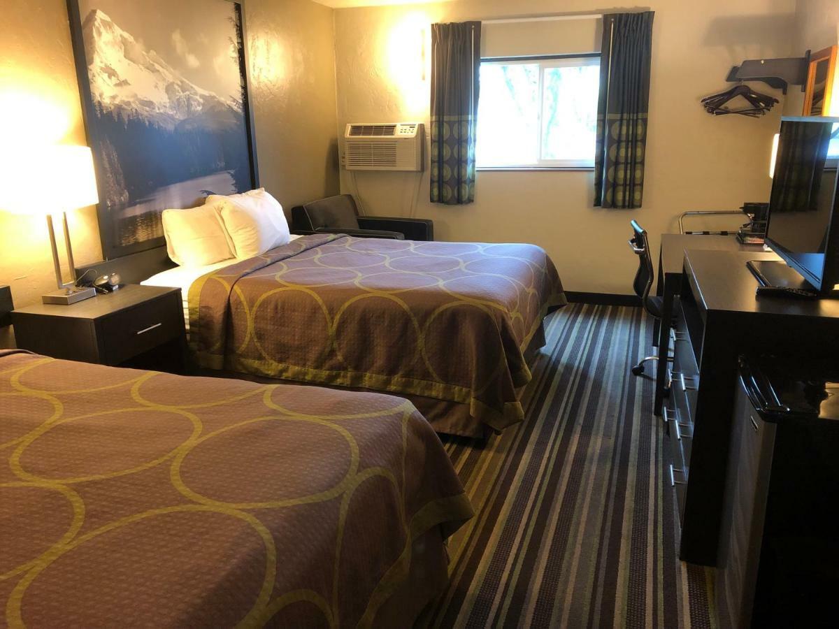 Super 8 By Wyndham Portland Airport Hotel Eksteriør billede